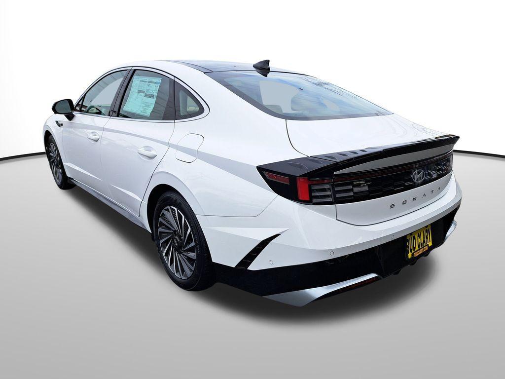 new 2025 Hyundai Sonata Hybrid car, priced at $34,335