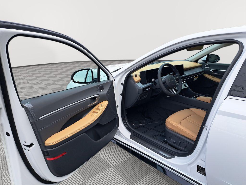 new 2025 Hyundai Sonata Hybrid car, priced at $34,335