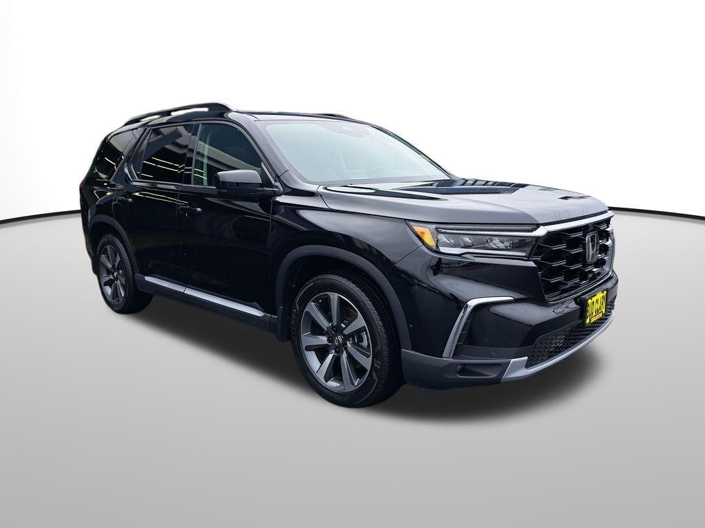 used 2023 Honda Pilot car, priced at $45,101