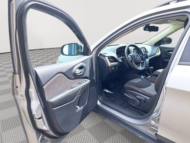 used 2016 Jeep Cherokee car, priced at $11,591