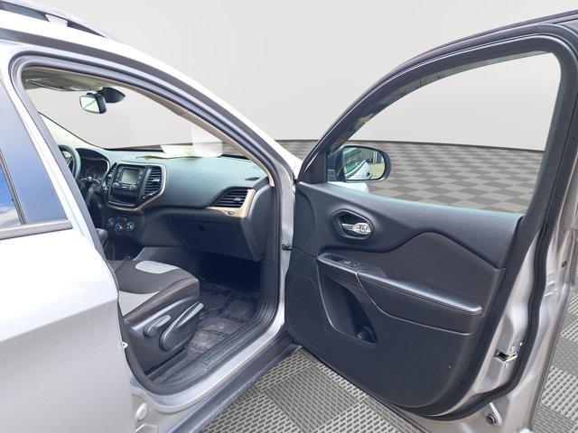 used 2016 Jeep Cherokee car, priced at $11,591