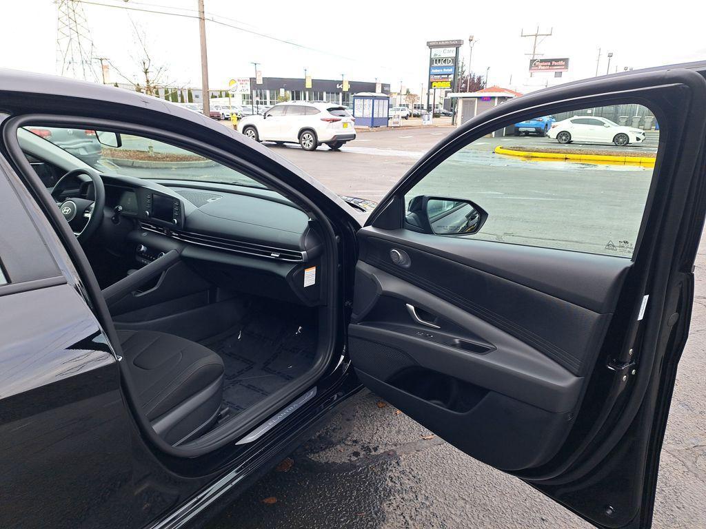 new 2026 Hyundai ELANTRA HEV car, priced at $26,555