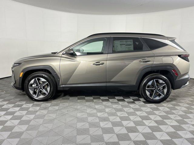 new 2025 Hyundai TUCSON Hybrid car, priced at $37,490