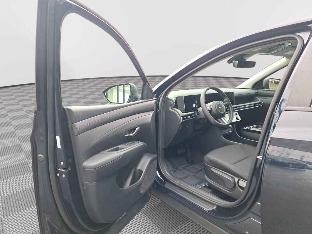 new 2026 Hyundai TUCSON Hybrid car, priced at $31,875