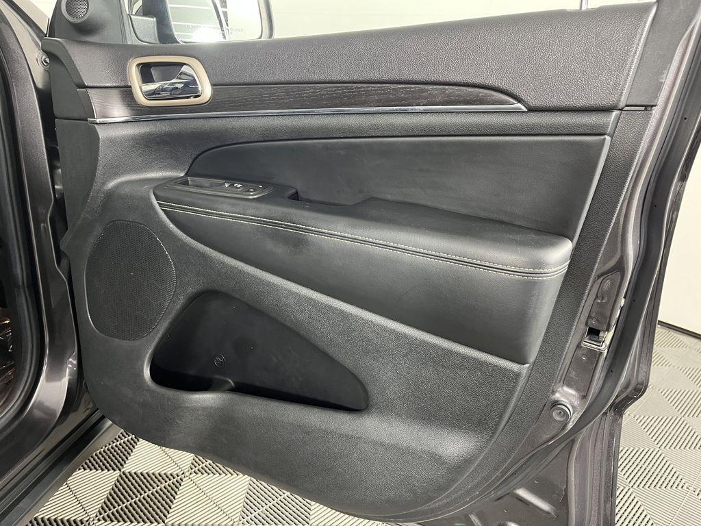 used 2014 Jeep Grand Cherokee car, priced at $13,212