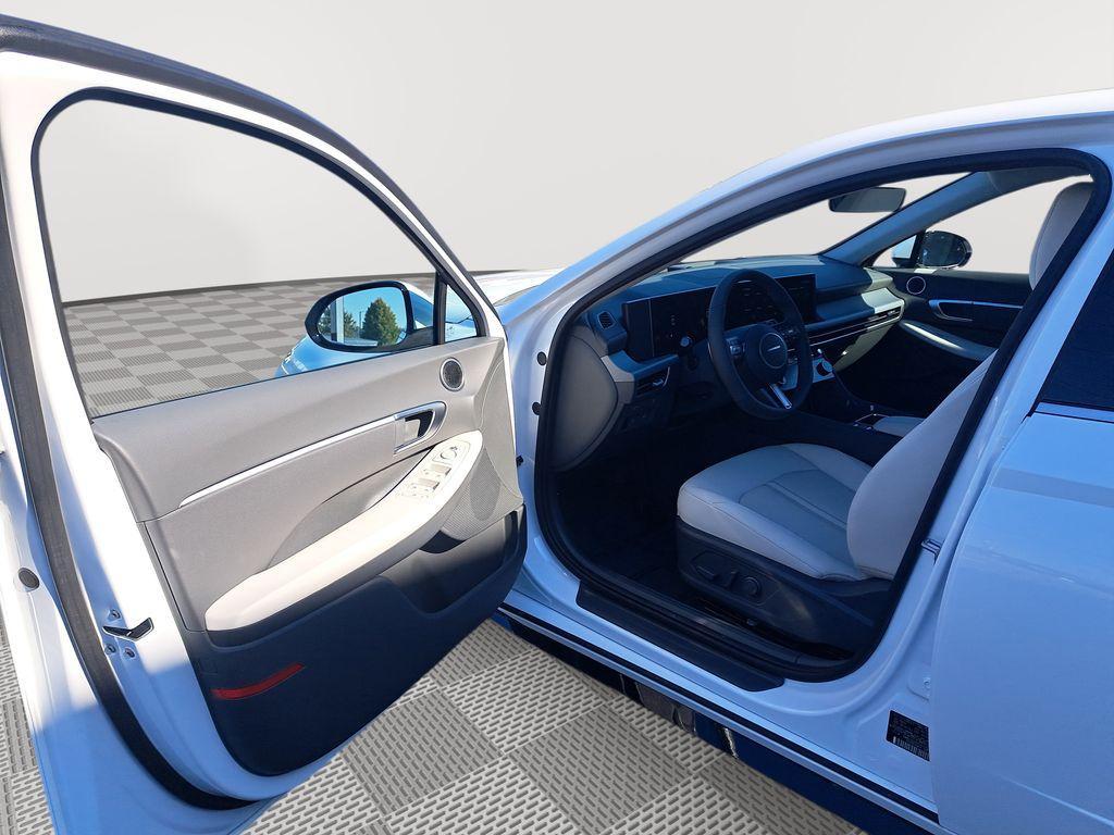 new 2026 Hyundai Sonata car, priced at $32,600