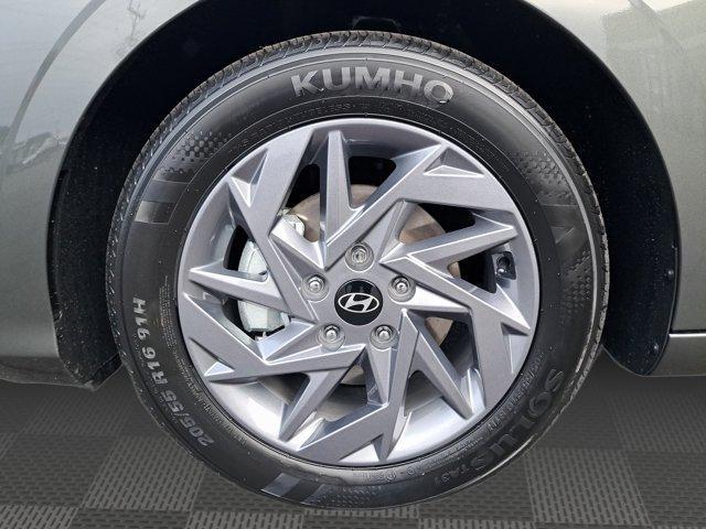 new 2024 Hyundai Elantra car, priced at $24,290
