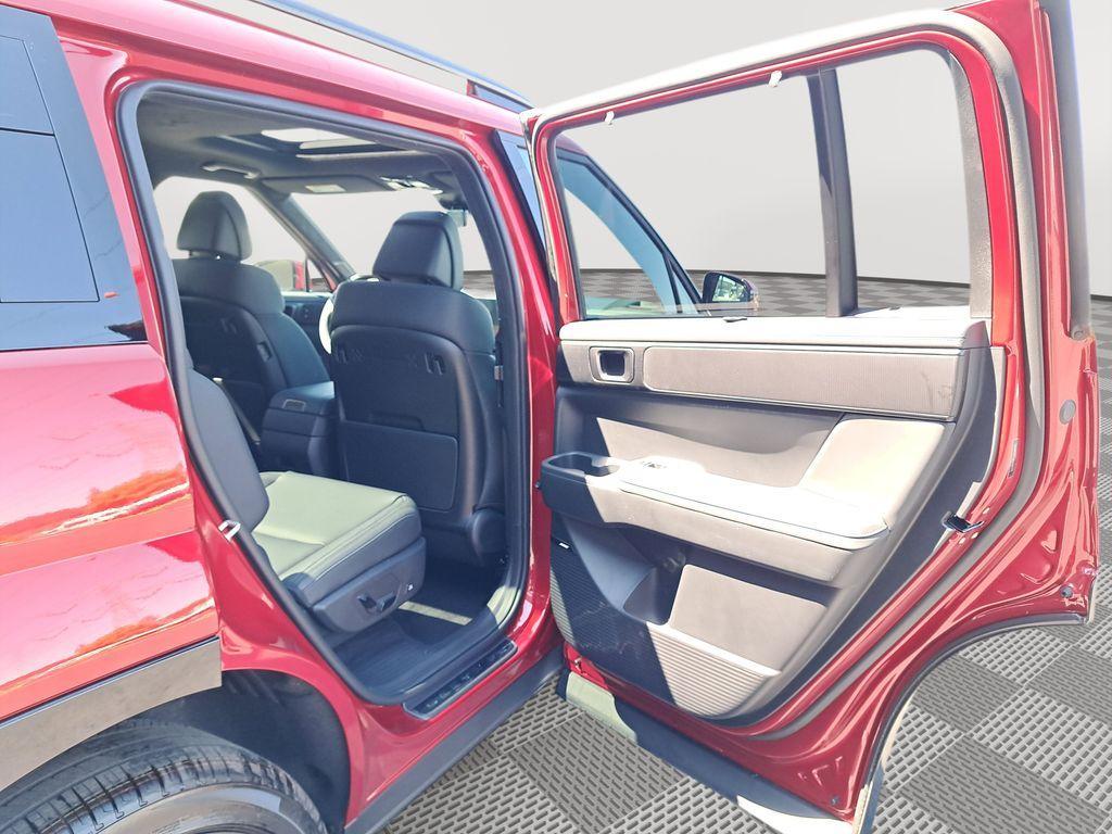 new 2025 Hyundai Santa Fe car, priced at $50,625