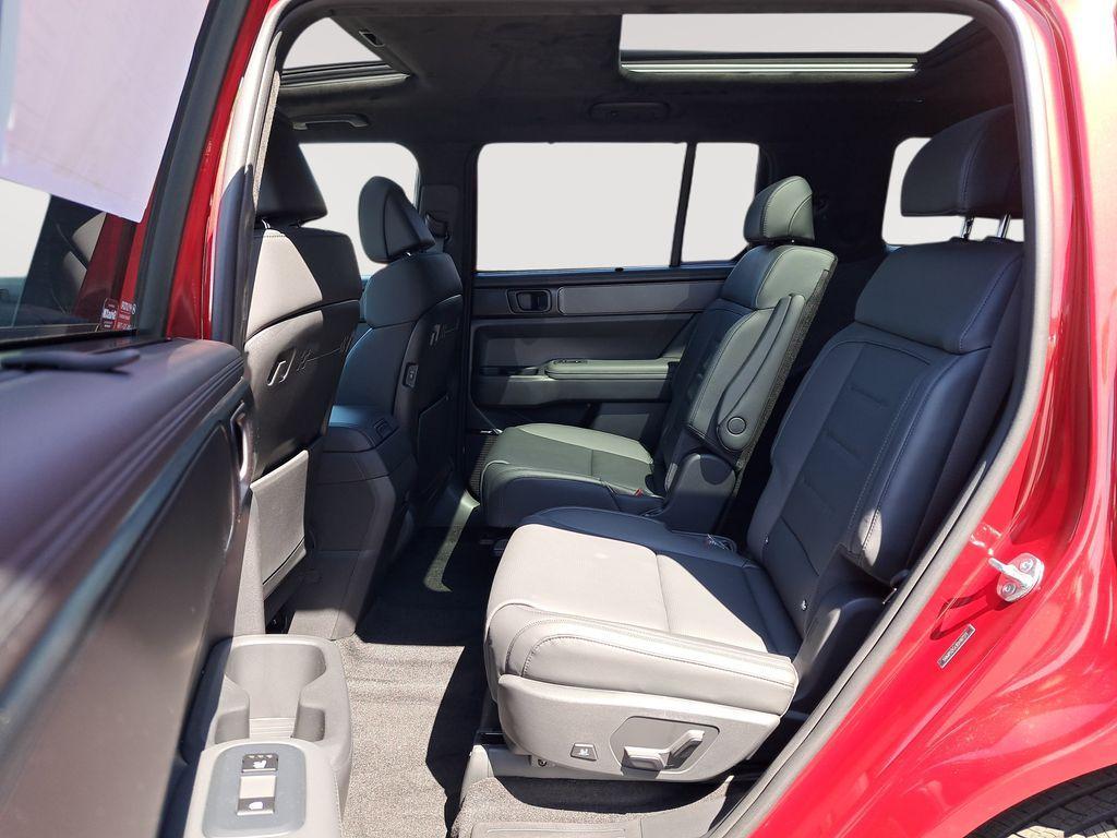 new 2025 Hyundai Santa Fe car, priced at $50,625