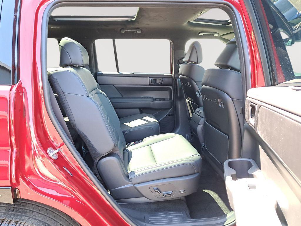 new 2025 Hyundai Santa Fe car, priced at $50,625