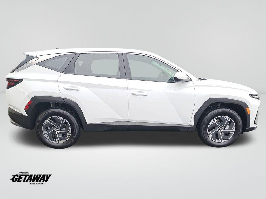 new 2026 Hyundai TUCSON Hybrid car, priced at $32,055