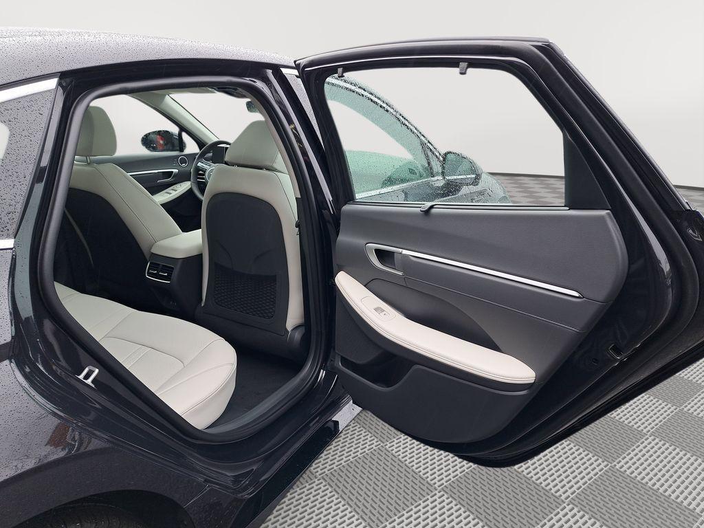 new 2025 Hyundai Sonata Hybrid car, priced at $33,995
