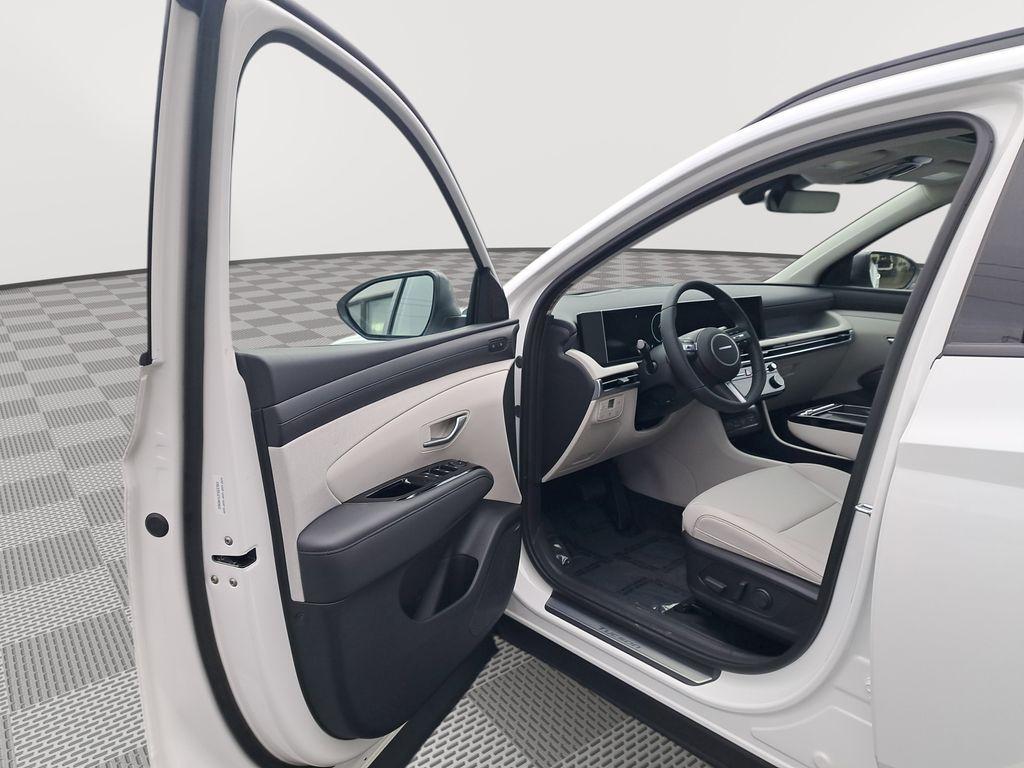 new 2026 Hyundai TUCSON Hybrid car, priced at $40,925