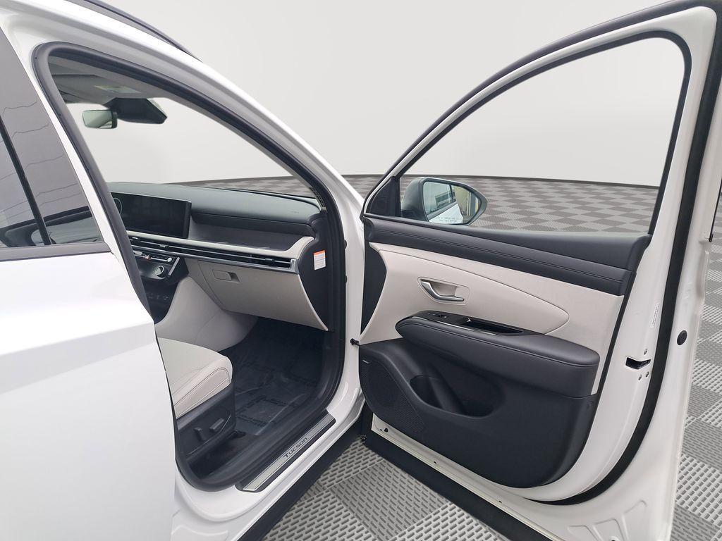 new 2026 Hyundai TUCSON Hybrid car, priced at $40,925