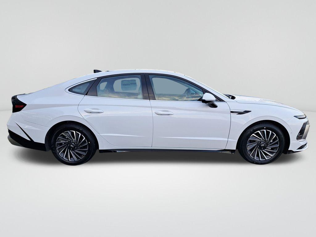 new 2025 Hyundai Sonata Hybrid car, priced at $36,385