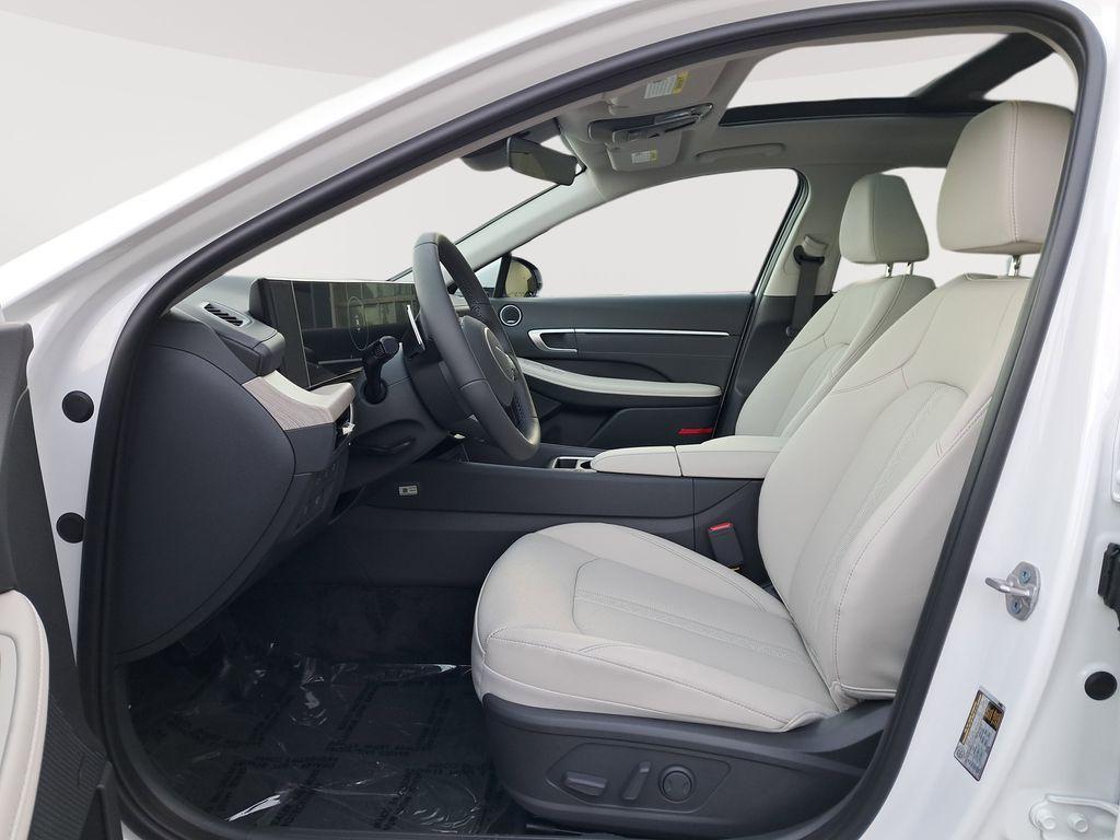 new 2025 Hyundai Sonata Hybrid car, priced at $36,385