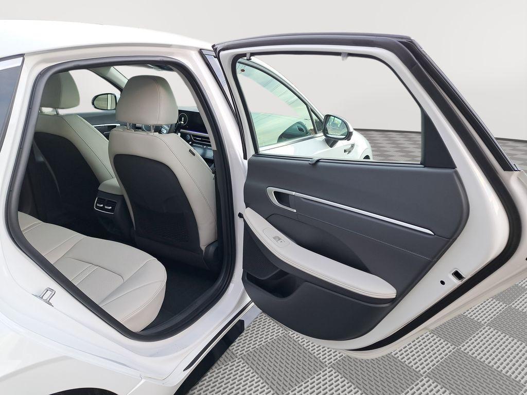 new 2025 Hyundai Sonata Hybrid car, priced at $36,385