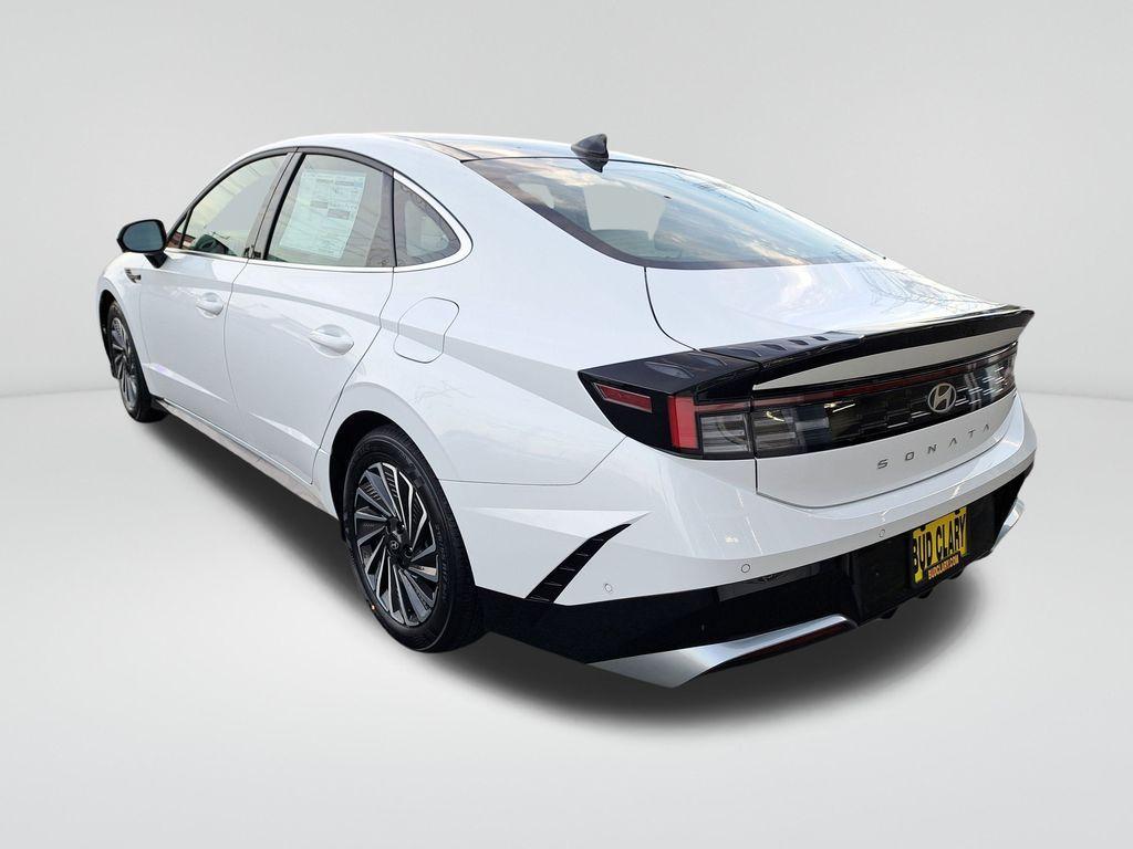 new 2025 Hyundai Sonata Hybrid car, priced at $36,385