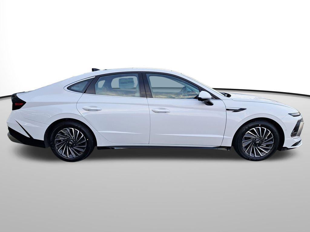 new 2025 Hyundai Sonata Hybrid car, priced at $34,377