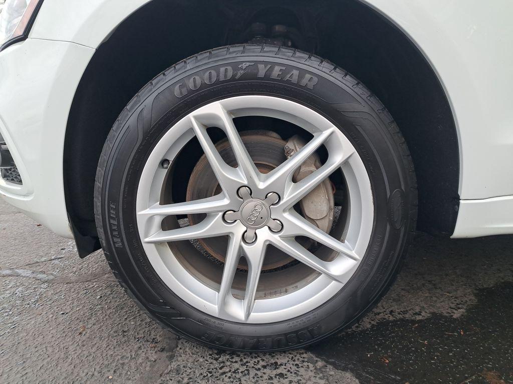 used 2014 Audi Q5 car, priced at $9,871