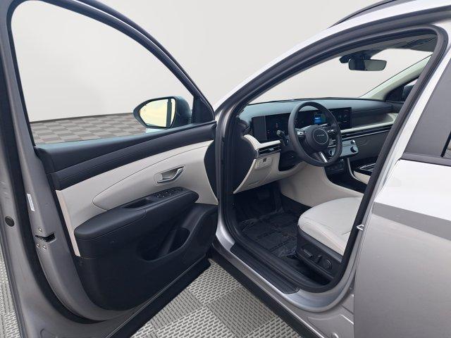 new 2025 Hyundai TUCSON Hybrid car, priced at $35,192