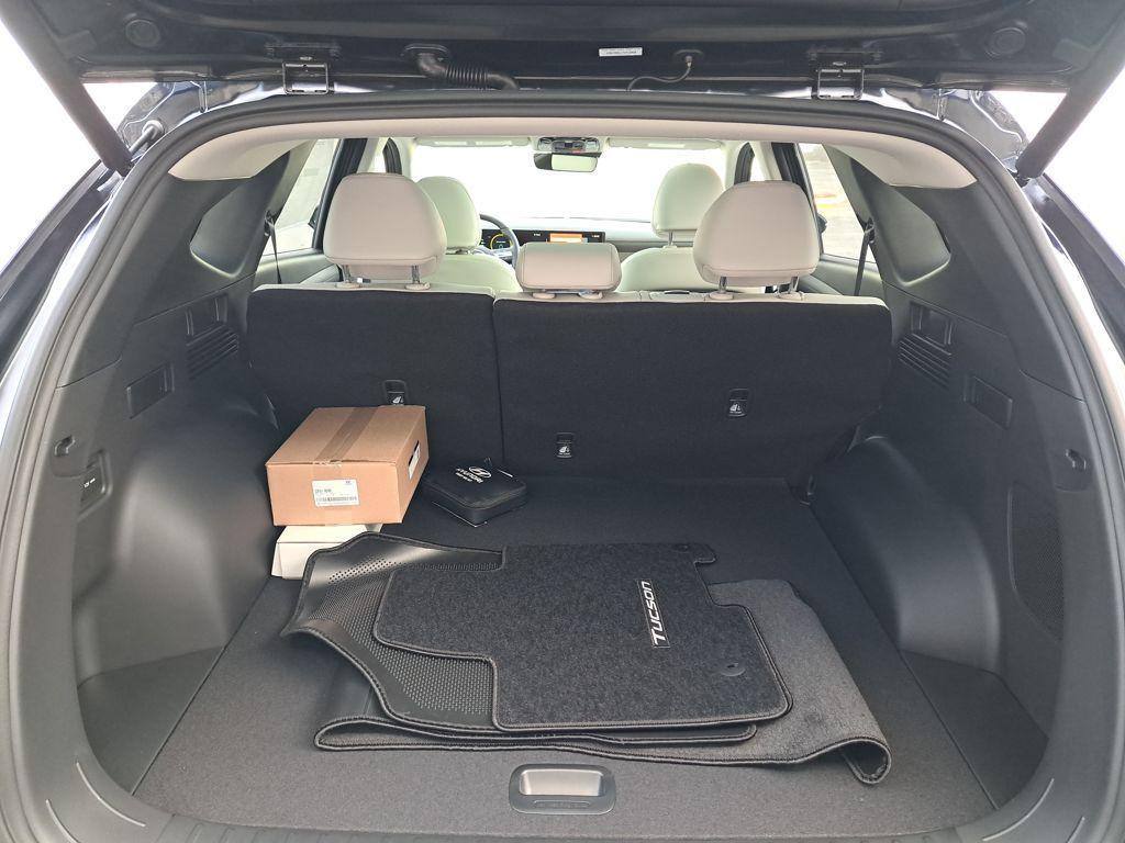 new 2026 Hyundai TUCSON Hybrid car, priced at $41,280