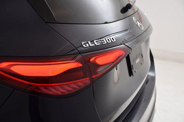 new 2024 Mercedes-Benz GLC 300 car, priced at $60,095