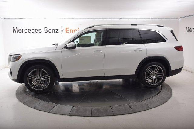 new 2024 Mercedes-Benz GLS 450 car