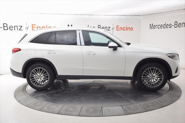 new 2025 Mercedes-Benz GLC 300 car, priced at $53,725