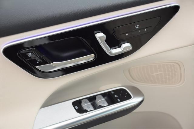 new 2025 Mercedes-Benz GLC 300 car, priced at $53,725
