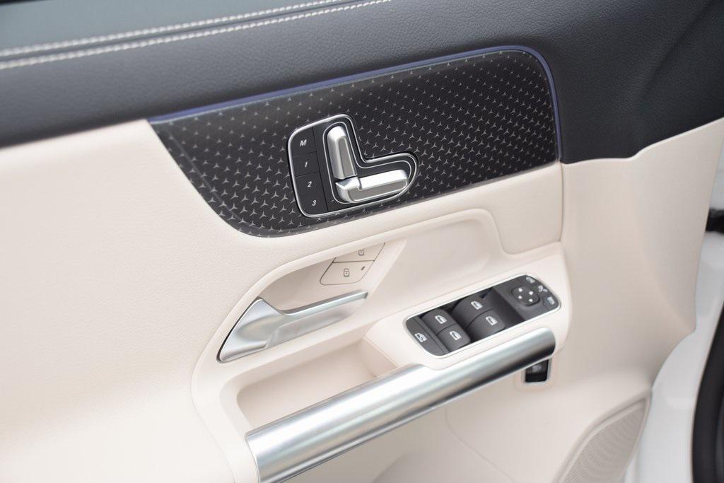 new 2026 Mercedes-Benz GLA 250 car, priced at $45,010