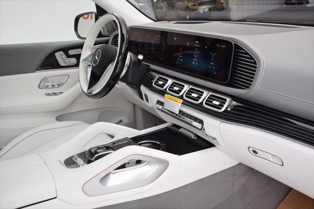new 2025 Mercedes-Benz Maybach GLS 600 car