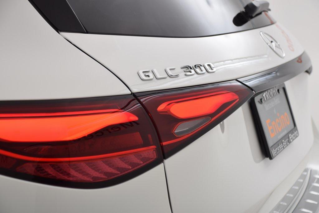 used 2025 Mercedes-Benz GLC 300 car, priced at $45,997