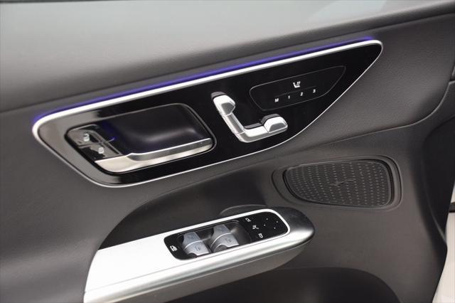 new 2025 Mercedes-Benz GLC 300 car, priced at $51,125