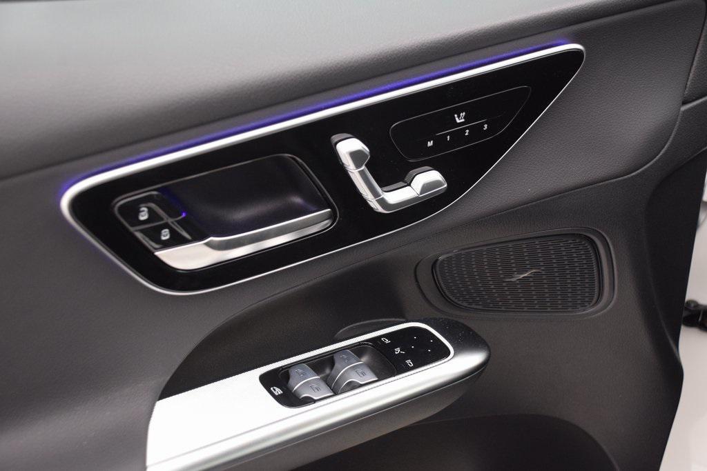 new 2025 Mercedes-Benz GLC 300 car, priced at $53,725