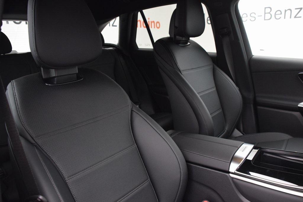 new 2025 Mercedes-Benz GLC 300 car, priced at $53,725