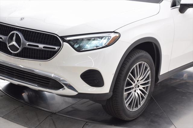 new 2025 Mercedes-Benz GLC 300 car, priced at $53,725