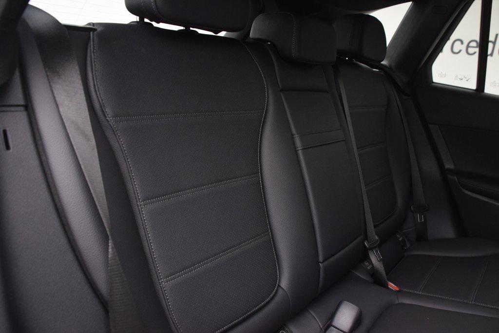 new 2025 Mercedes-Benz GLC 300 car, priced at $53,725