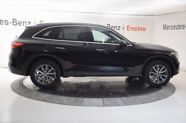 new 2025 Mercedes-Benz GLC 300 car, priced at $51,625