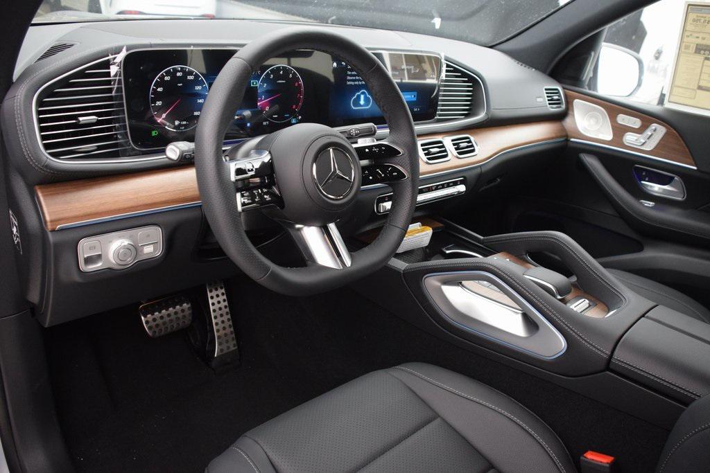 new 2025 Mercedes-Benz GLS 450 car, priced at $95,365