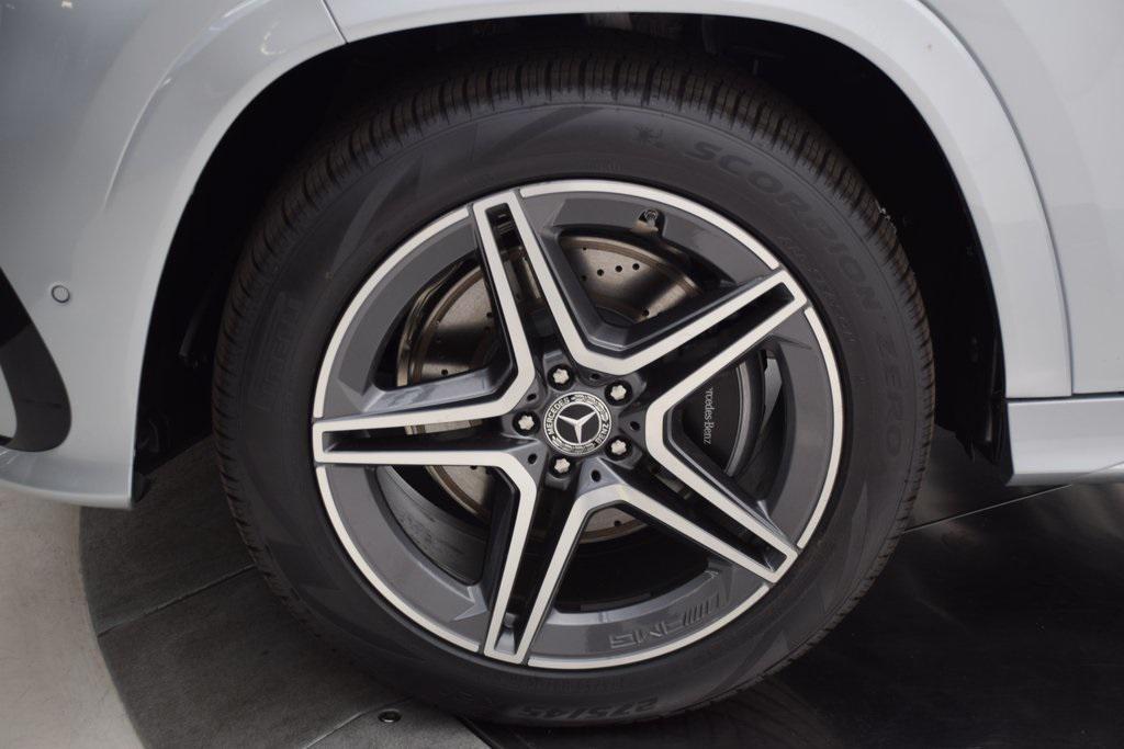 new 2025 Mercedes-Benz GLS 450 car, priced at $95,365