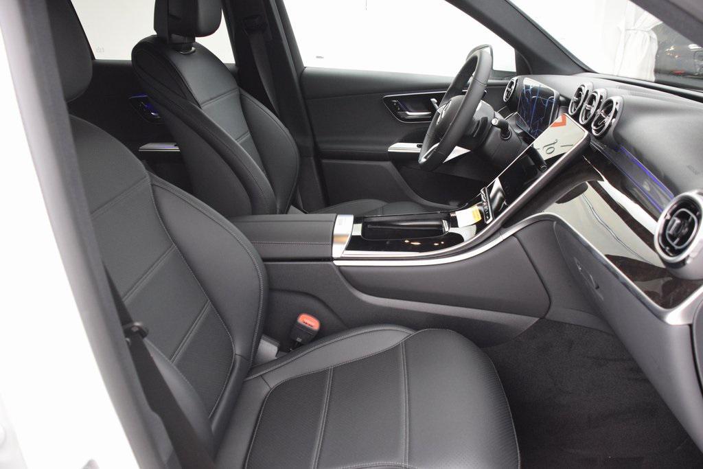 new 2025 Mercedes-Benz GLC 300 car, priced at $53,725