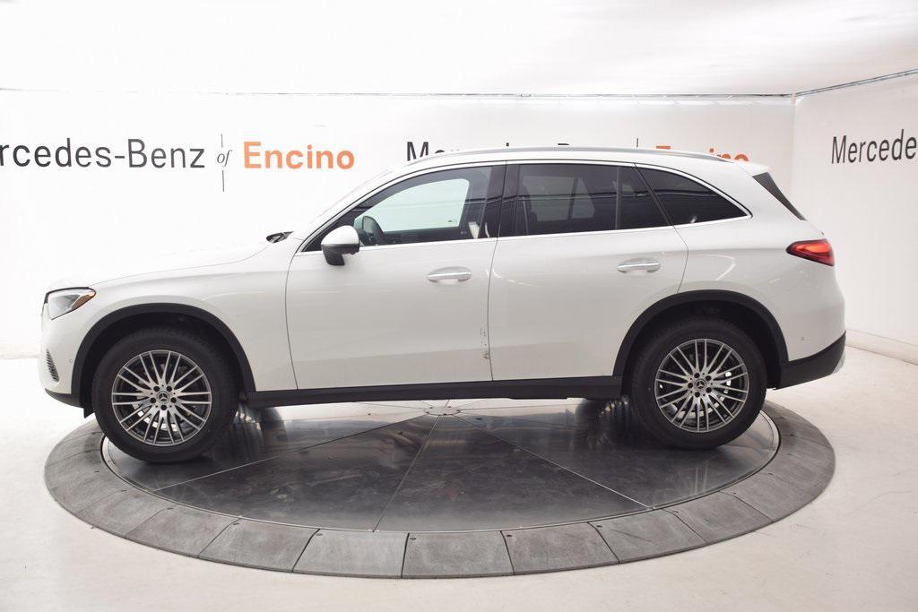 new 2025 Mercedes-Benz GLC 300 car, priced at $53,725