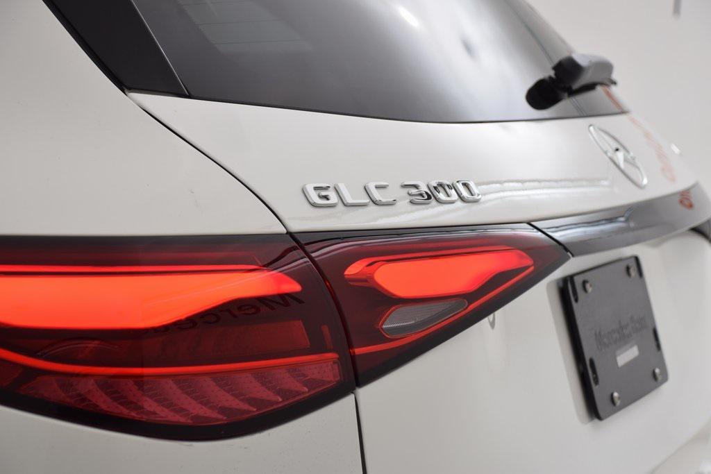 new 2025 Mercedes-Benz GLC 300 car, priced at $53,725