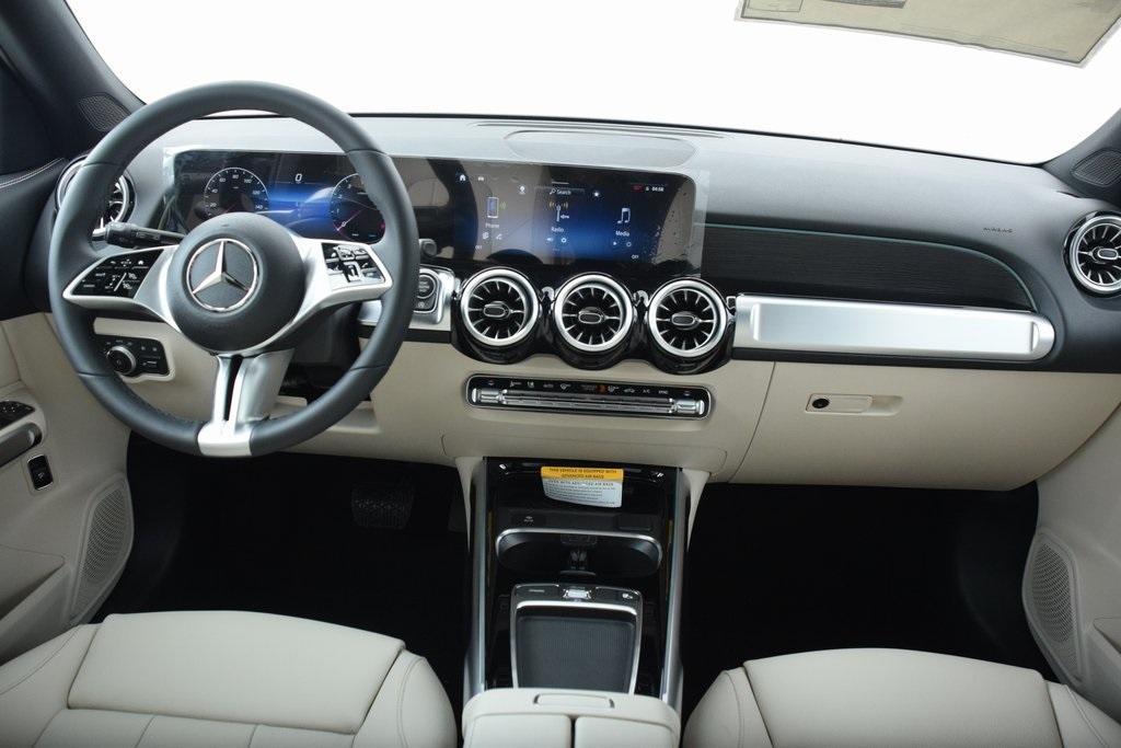 new 2024 Mercedes-Benz GLB 250 car, priced at $48,585