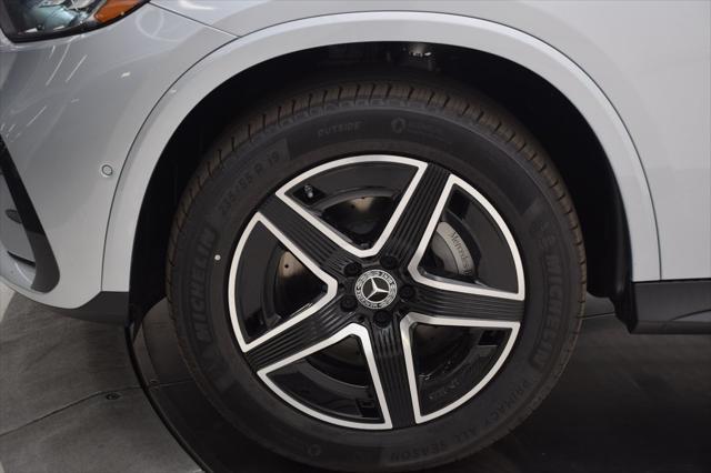 new 2025 Mercedes-Benz GLC 300 car, priced at $65,205