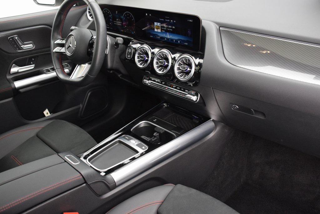 used 2025 Mercedes-Benz GLA 250 car, priced at $37,997