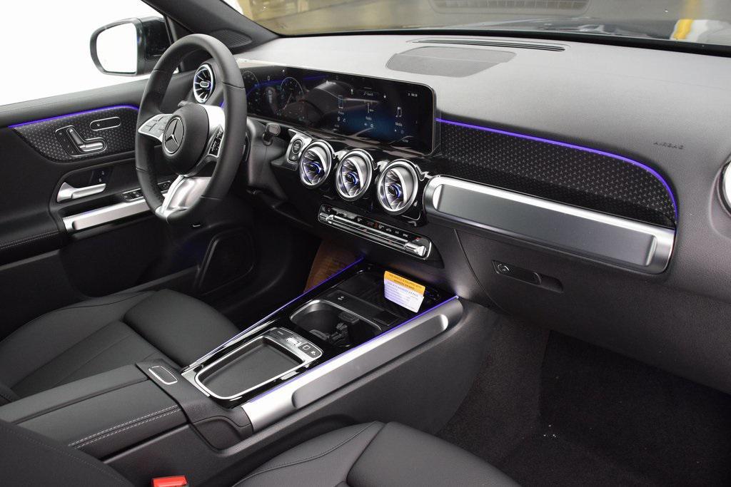 new 2025 Mercedes-Benz GLB 250 car, priced at $47,420