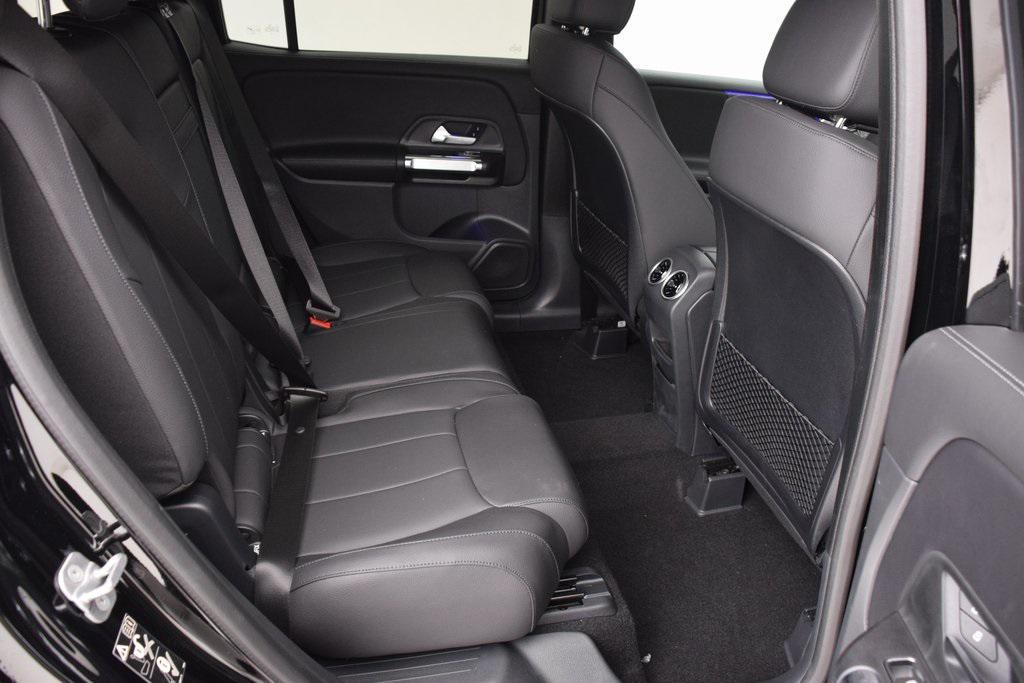 new 2025 Mercedes-Benz GLB 250 car, priced at $47,420