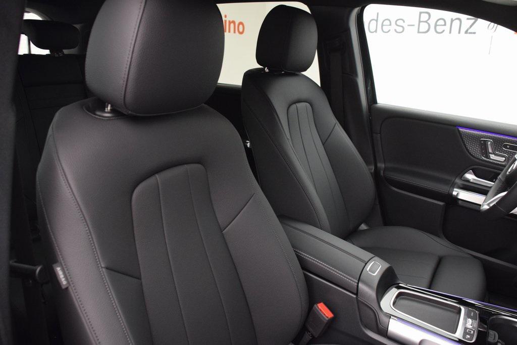 new 2025 Mercedes-Benz GLB 250 car, priced at $47,420